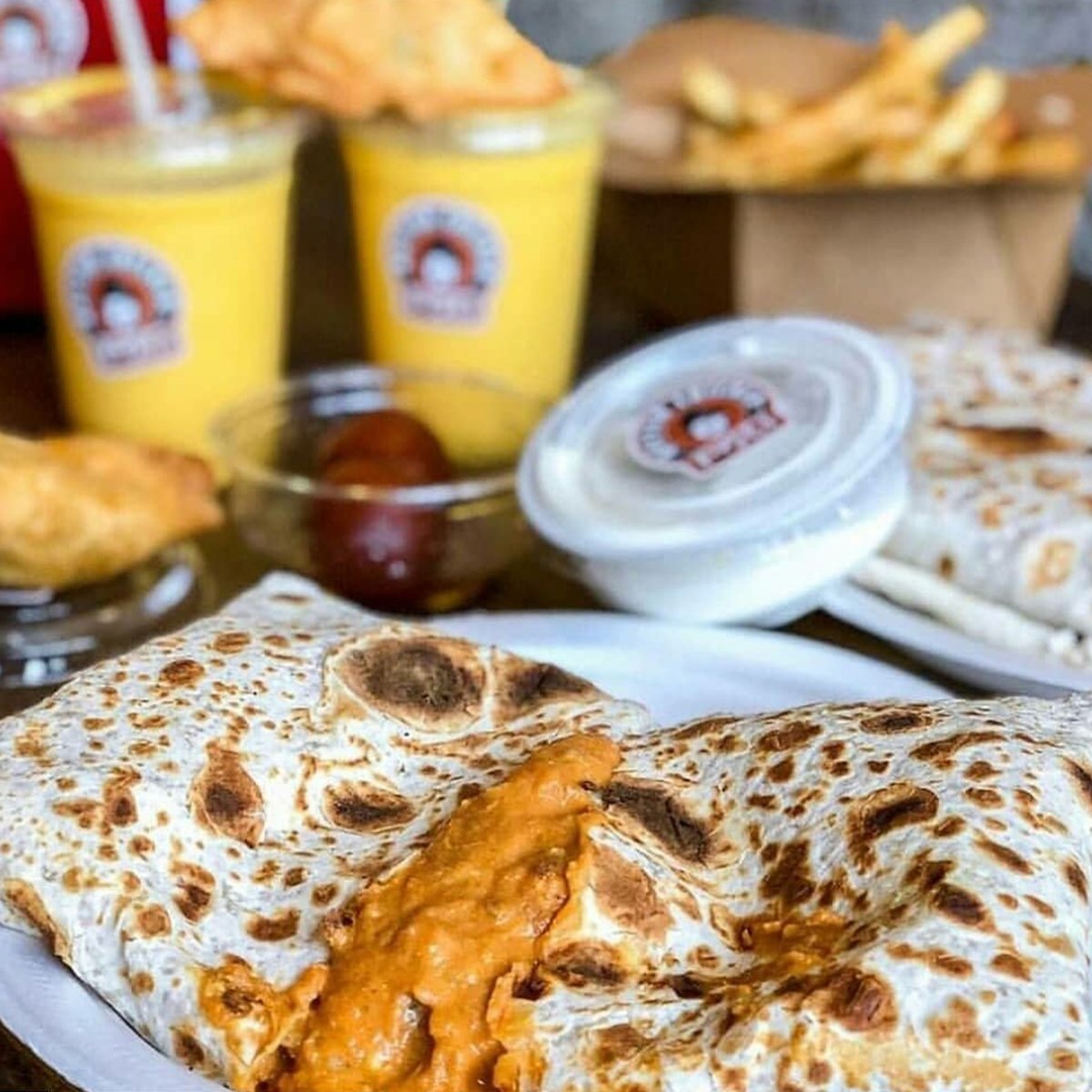 RealBCR's tweet image. Roti dinner for 2?

#butterchickenroti #howspicydoyoulikeit #indian #food #mango #curry #tasty #delicious #takeout #delivery #dinein #superfan #navbhatia