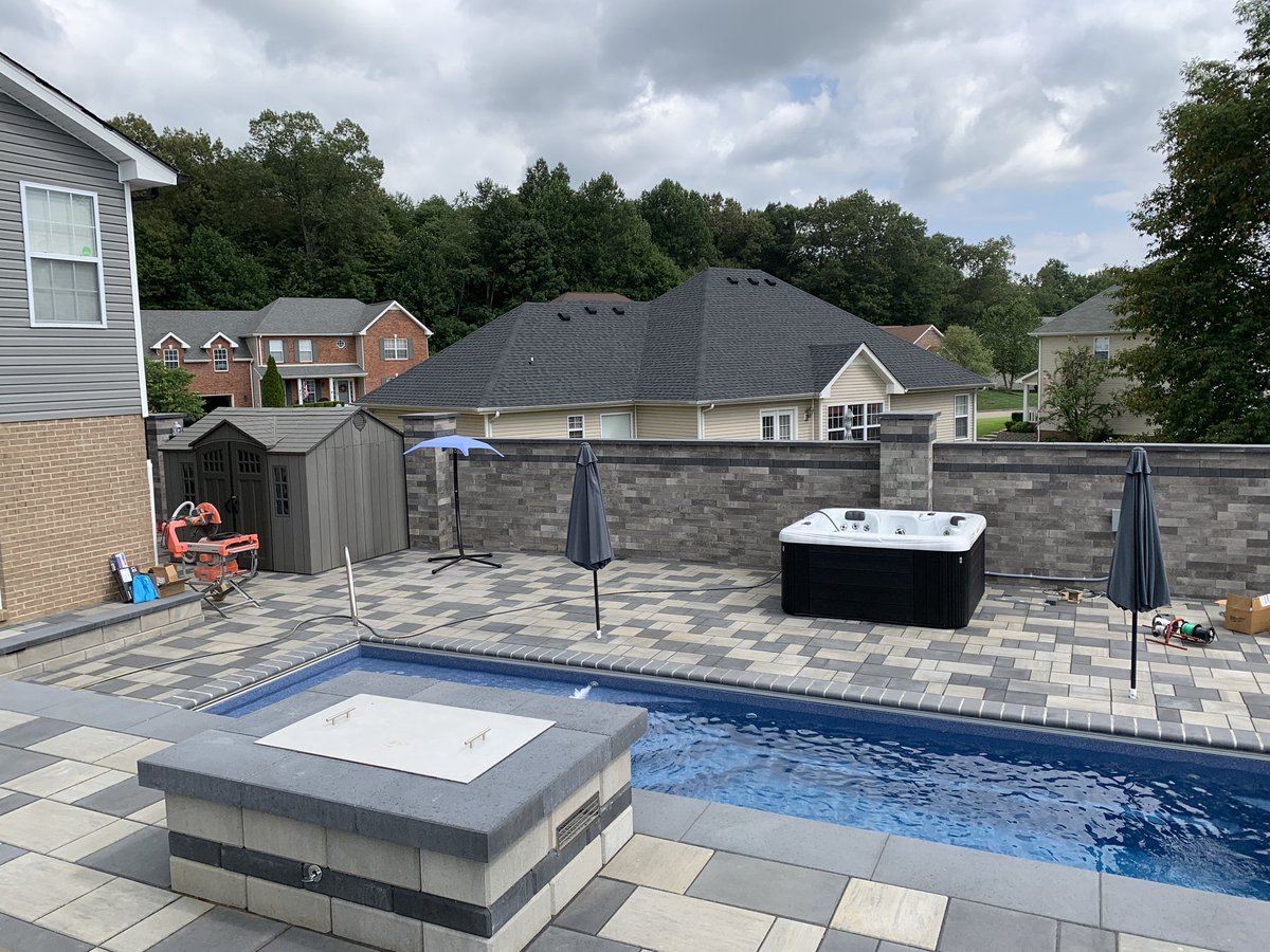 TechoNerren's tweet photo. #TechoPro D&R Hardscapes LLC are absolutely killing this project, and still has the front yard to go! Phenomenal blend of Techo-Bloc #UltraModern products! Well done fellas!! 👏🏻👏🏻👏🏻
#Blu60 #G-ForceWall #BullnoseCap #PiedmonteCap #RaffinatoFirePit https://t.co/1NTqGh1I75