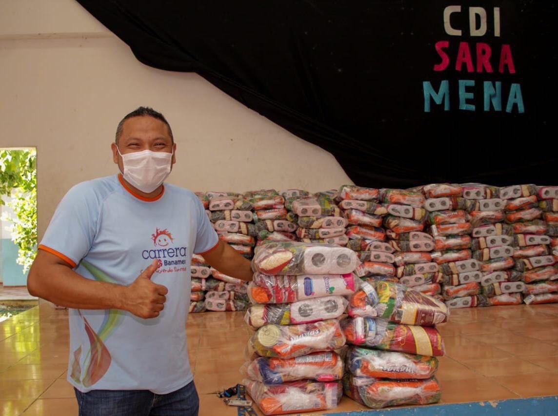 RenanBarrera's tweet photo. En este Día Mundial de la Asistencia Humanitaria, agradezco a la Galletera Dondé, una de las tantas empresas que se han solidarizado, por el donativo de las despensas, que fueron entregadas a asociaciones civiles que apoyan a grupos vulnerables. Juntos saldremos adelante. https://t.co/iCl4NjJsiT