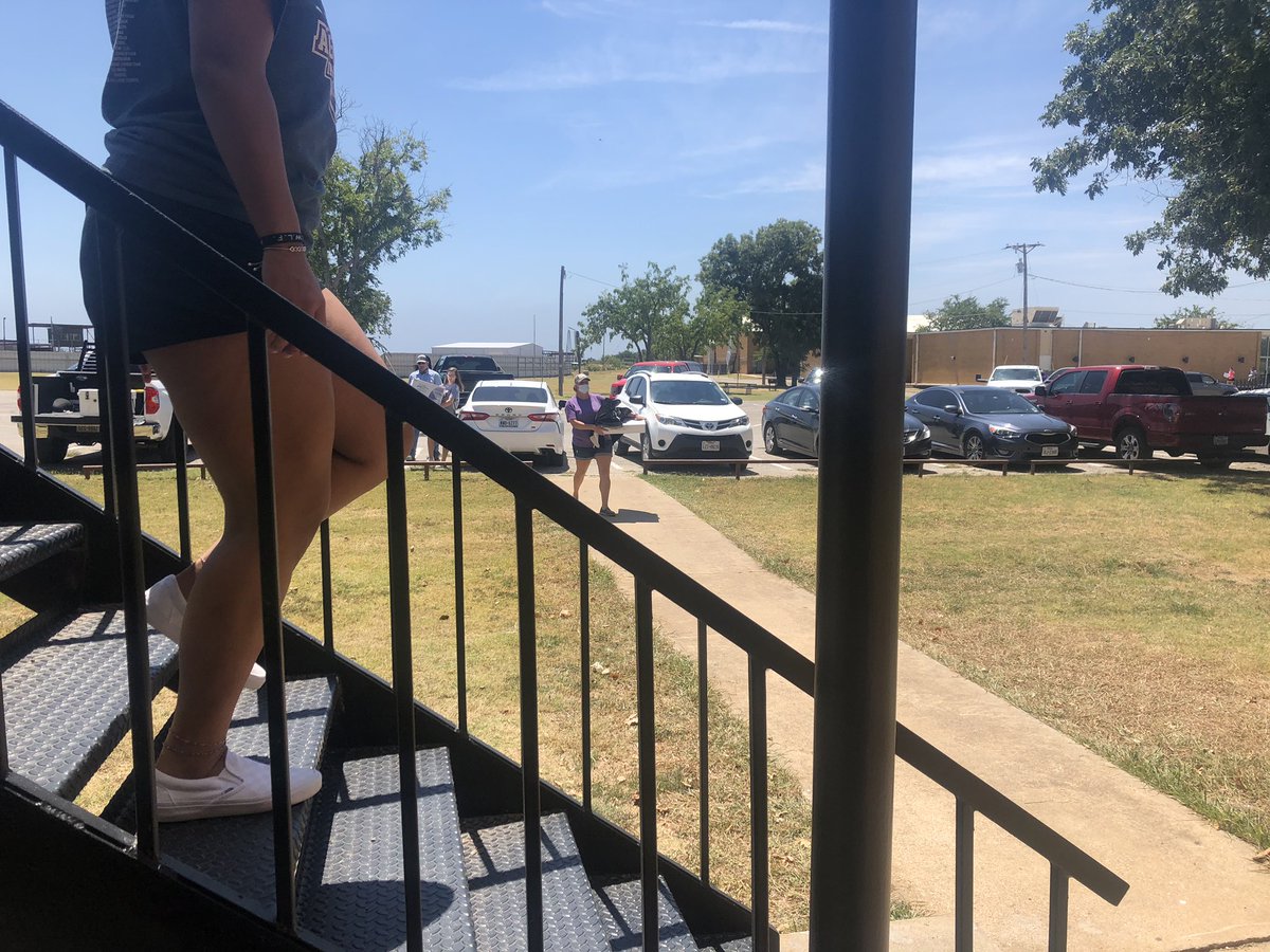 ladyrangervb's tweet photo. Move in day!! Welcome Home Lady Rangers! #RCVB2020 https://t.co/0QeBSBoI07