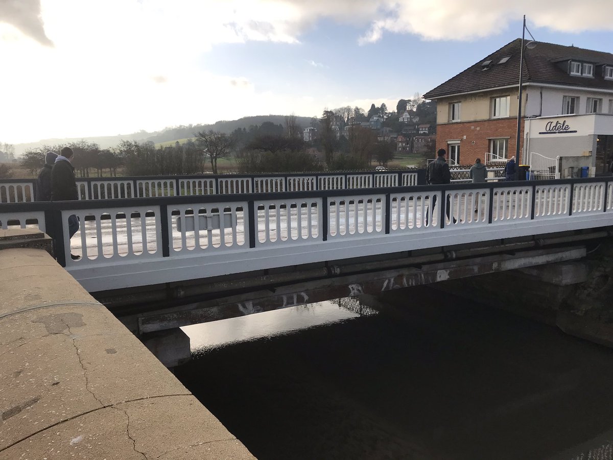 The South Saskatchewan Regt under LtCol C Merritt was landed on the wrong side of the River Scie estuary forcing them to cross a narrow bridge to get to their hill top objectives. They were opposed by blistering fire from above. Merritt led a rallying charging across the bridge.