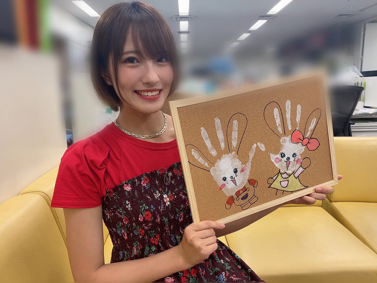 小嶋花梨 Nmb48 おはよう朝日です ありがとうございました 若者の間で流行っていると噂の 手形足形アート に挑戦しました キャラクターに変身させたり お友達やカップルと思い出に作るのもいいですね 早速 おき太くんめざめちゃん