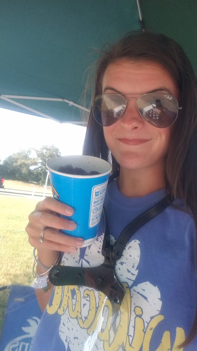 RTHall2011's tweet photo. SOOO thankful for my fabulous admirators! @tanyawelchel bought us all sno cones during our Drive-By open house. We had a great turn out and it was oh so hot, but fabulous! She made sure to take time to take care of us. https://t.co/jgR574XdBB