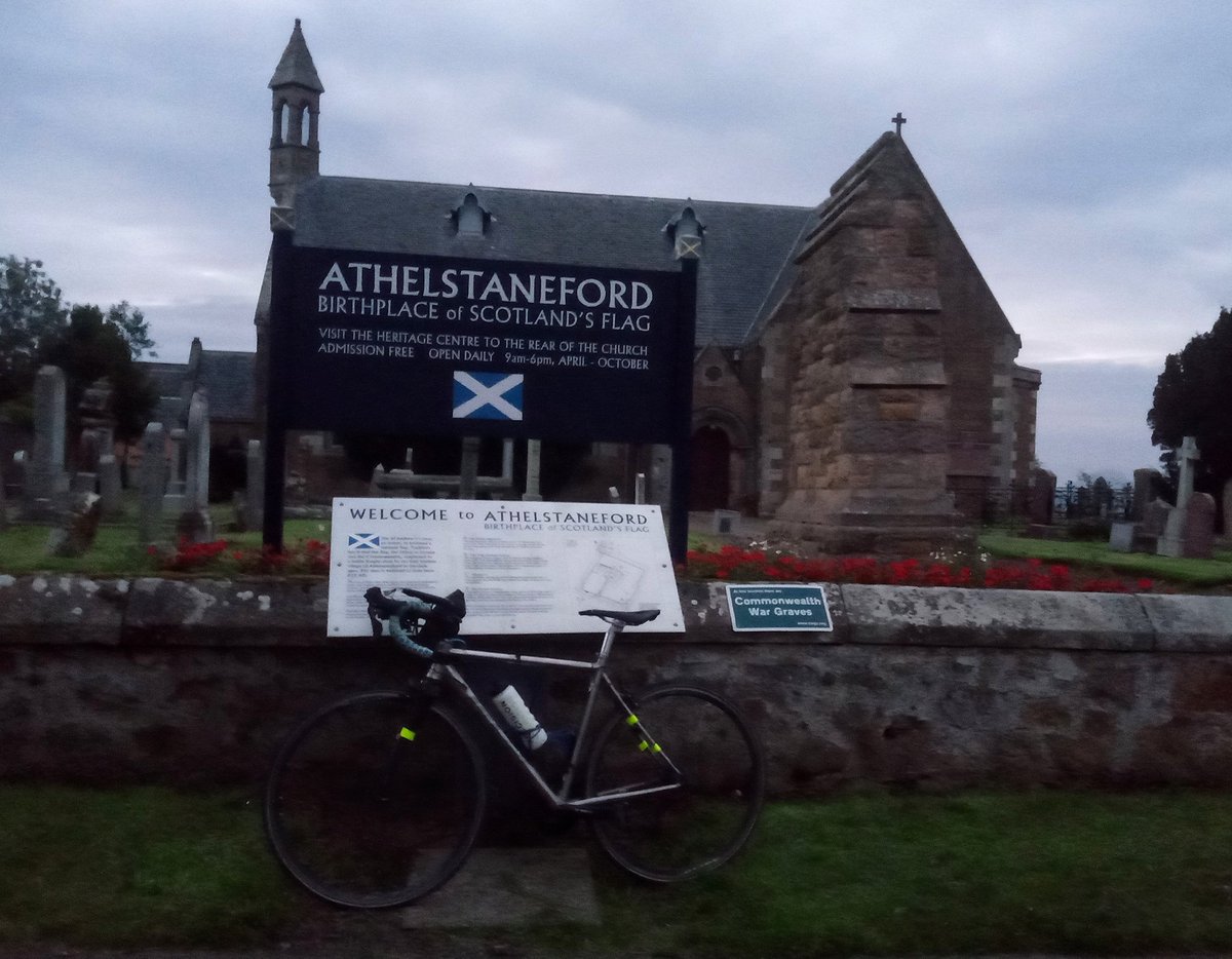 JorvikLass's tweet photo. After a civilised spin through #Athelstaneford, turned the corner at #Aberlady...& it was hoolie time on Day 3 of @YLSportive π¬ Easterly in #EastLothian this evening, with #StormEllen approaching from the west.... things are gonna get interesting!π ππ#YLSportive #CogsNCakes https://t.co/W652vfBH2j