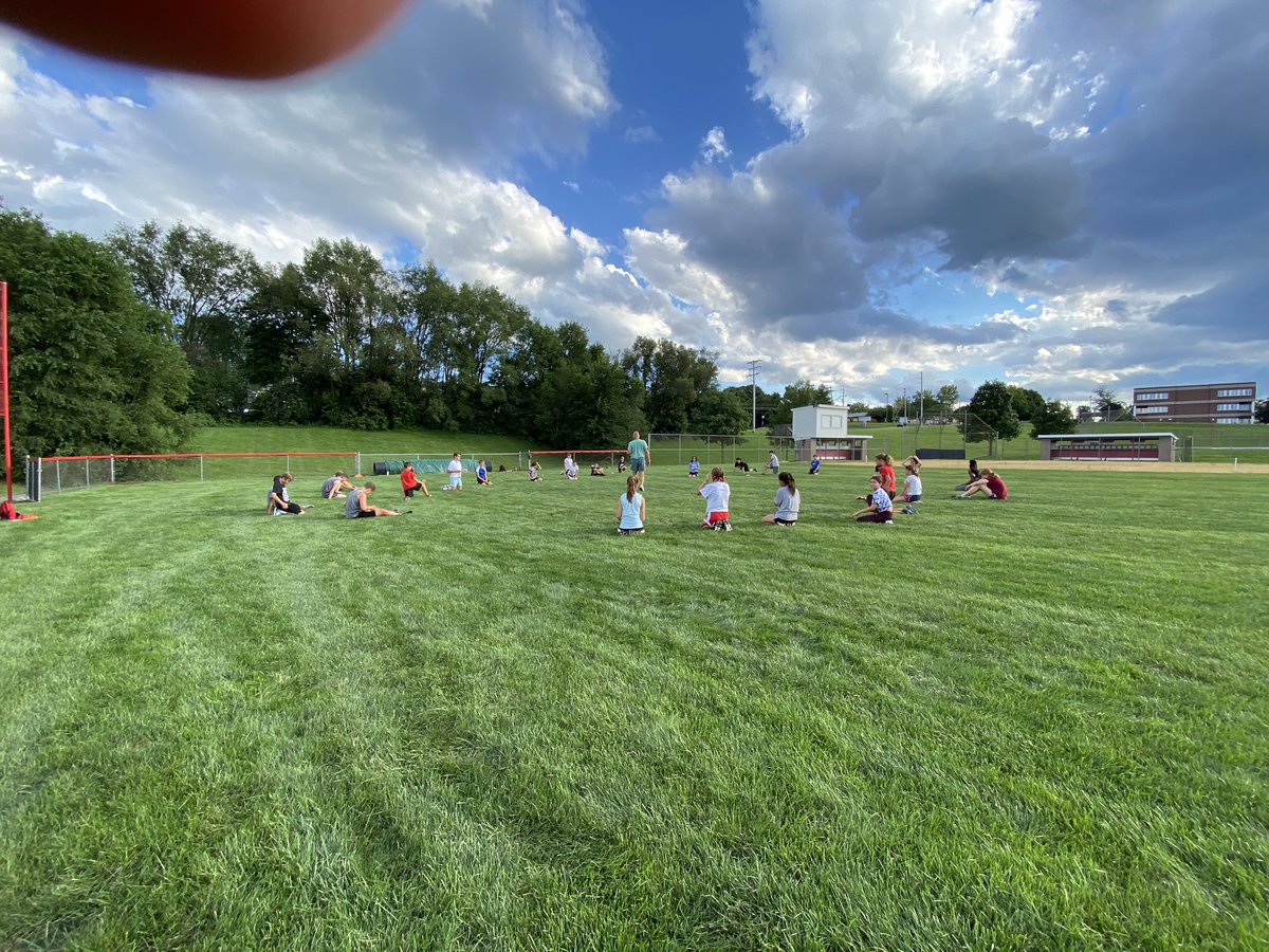 RoverXC's tweet photo. Fills my heart to see them running again!
💗⭐️👏🏻💪🏻Middle school hill day.... #ownthehill “Training apart, moving forward together!” This is our future!!!!❤️ https://t.co/fjcJ1DGabv