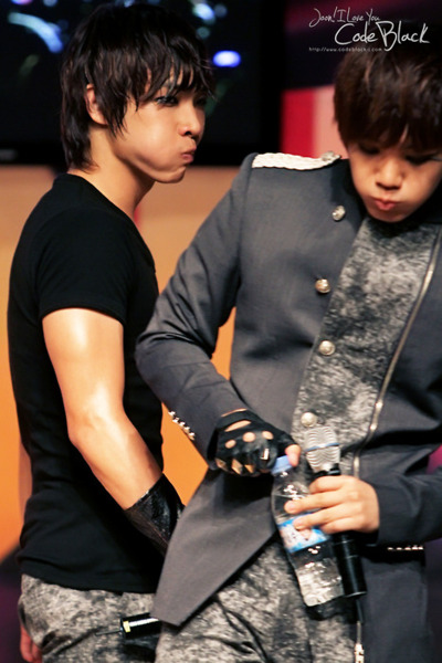 OHMYJOOON's tweet photo. #JooMi &amp; #JoonDung ♥
#AplusStillHereForMBLAQ
#늘_그대로_aplus는_아직도_여기_있습니다 https://t.co/4Ik5uc8vPd