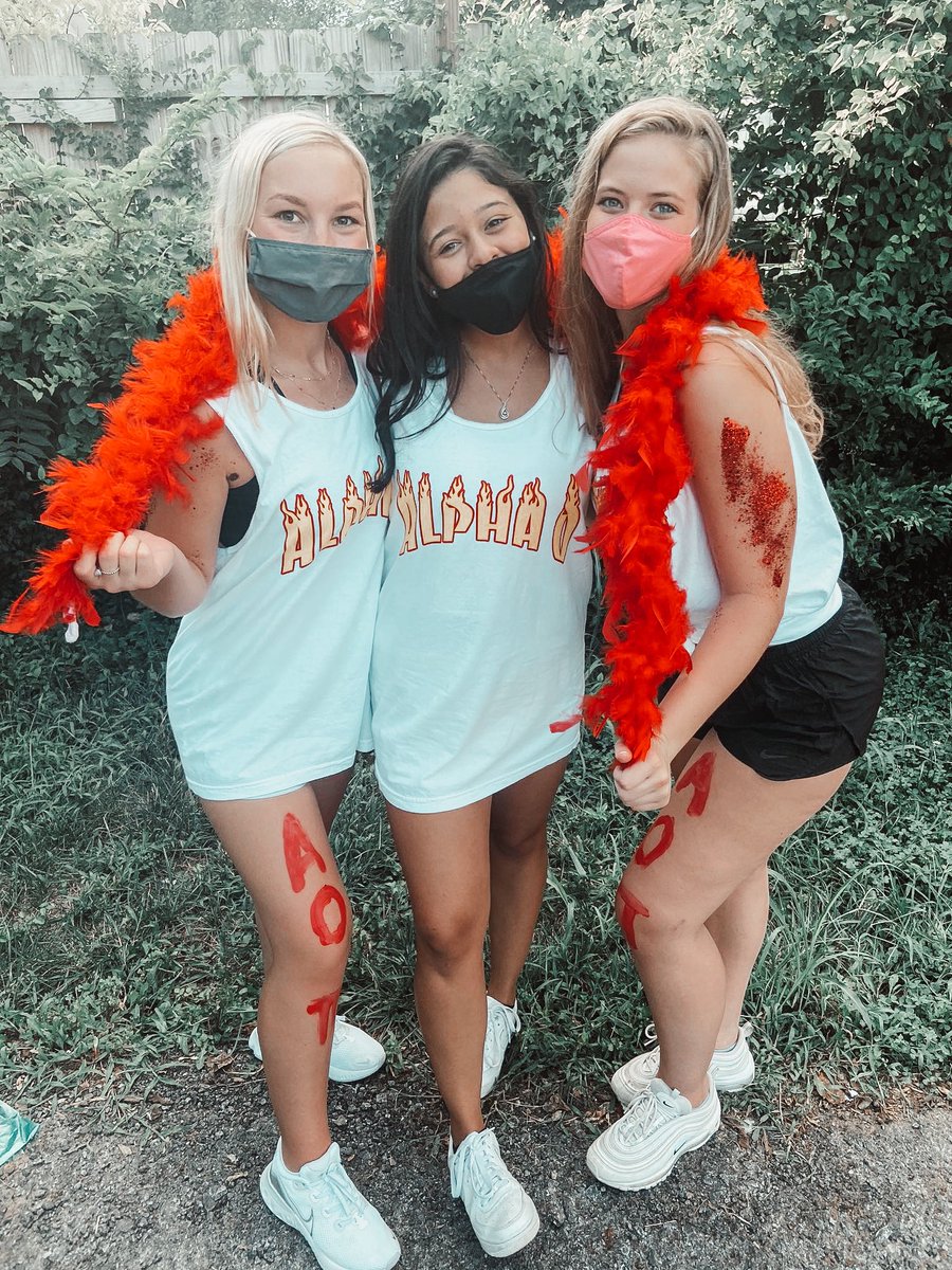 Alpha Omicron Pi tweet media