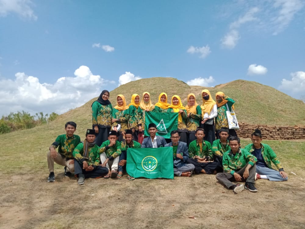 pelajarnuberbah's tweet photo. Upacara, Doa bersama dilanjut Outbond ✊
#latepost https://t.co/qSVQzzixAx