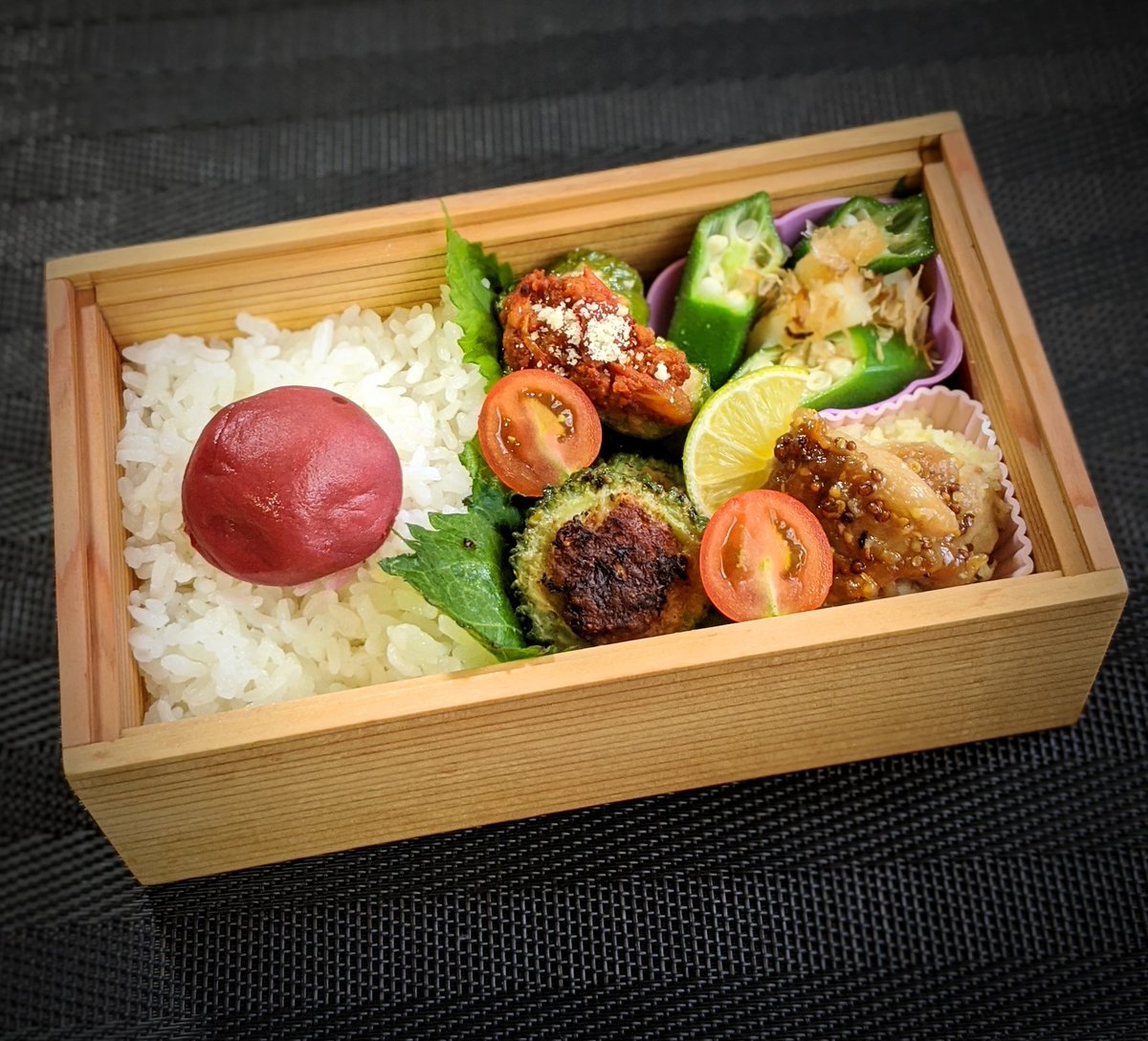 ゴーヤやオクラの断面が好き♡
#すだちハニーマスタードチキン
#マッシュポテト
#ピーマン肉詰めミートソース
#ゴーヤ肉詰め
#オクラ天ぷらお浸し
#家のトマト
#徳島すだち
#巨大母梅