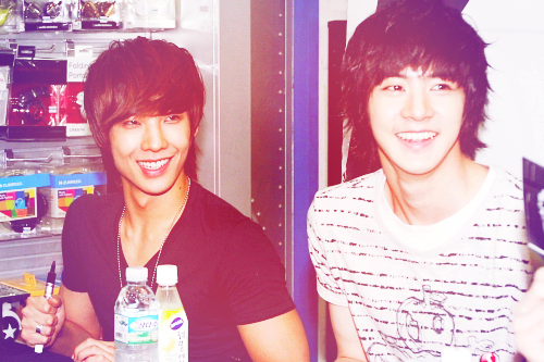 OHMYJOOON's tweet photo. #JooMi &amp; #JoonDung ♥
#AplusStillHereForMBLAQ
#늘_그대로_aplus는_아직도_여기_있습니다 https://t.co/4Ik5uc8vPd