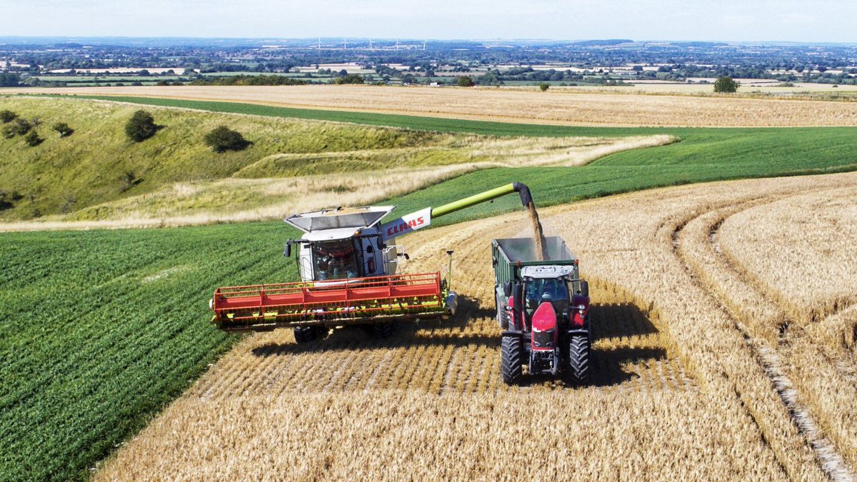 _LukePenny_'s tweet photo. Harvest 2020 @Fendt_UKIreland @CLAAS_America  #drone #droneuk https://t.co/0aEz4ROM1j