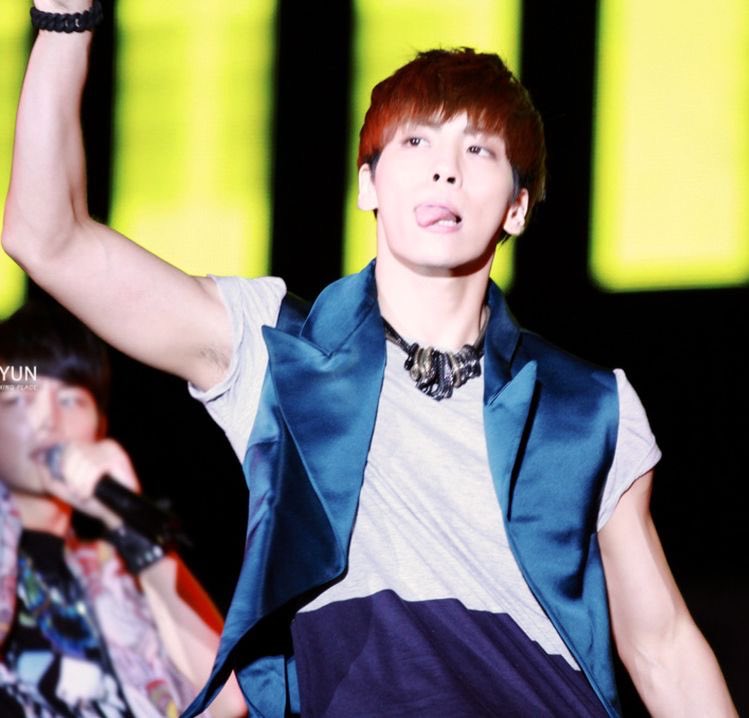 jjong’s tongue...an important thread (Holy crap he does this a lot)