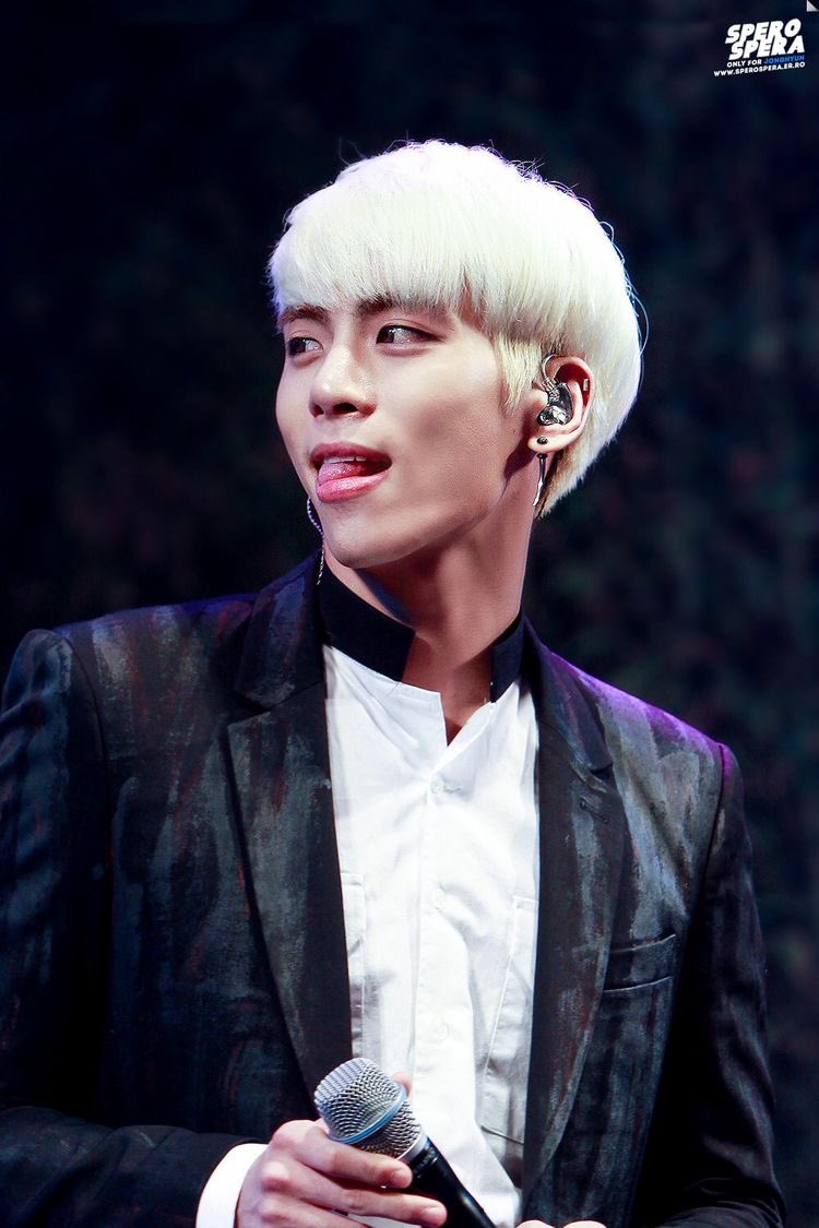 jjong’s tongue...an important thread (Holy crap he does this a lot)