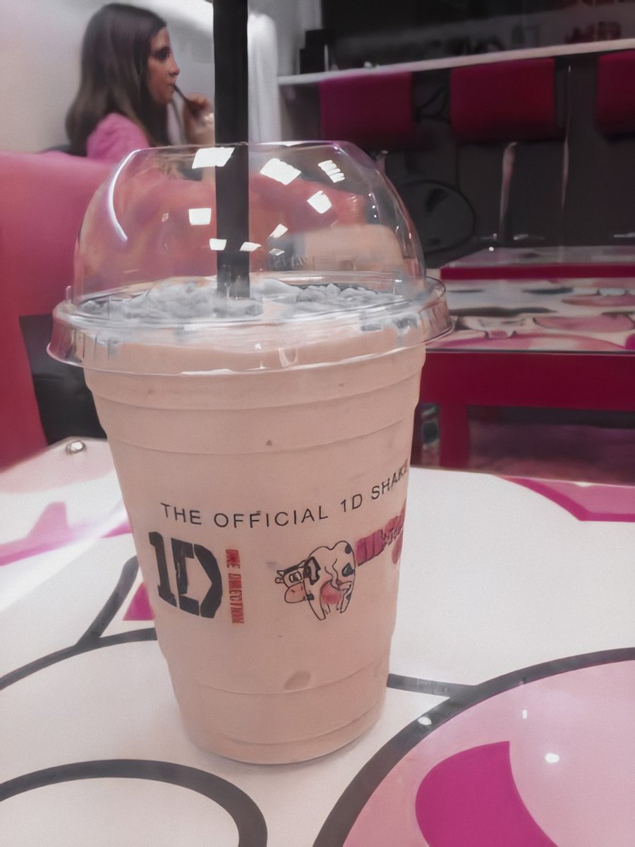 sheerioned's tweet photo. lugares que toda directioner deveria visitar; 𝙖 𝙩𝙝𝙧𝙚𝙖𝙙 https://t.co/pMkA7g87nP