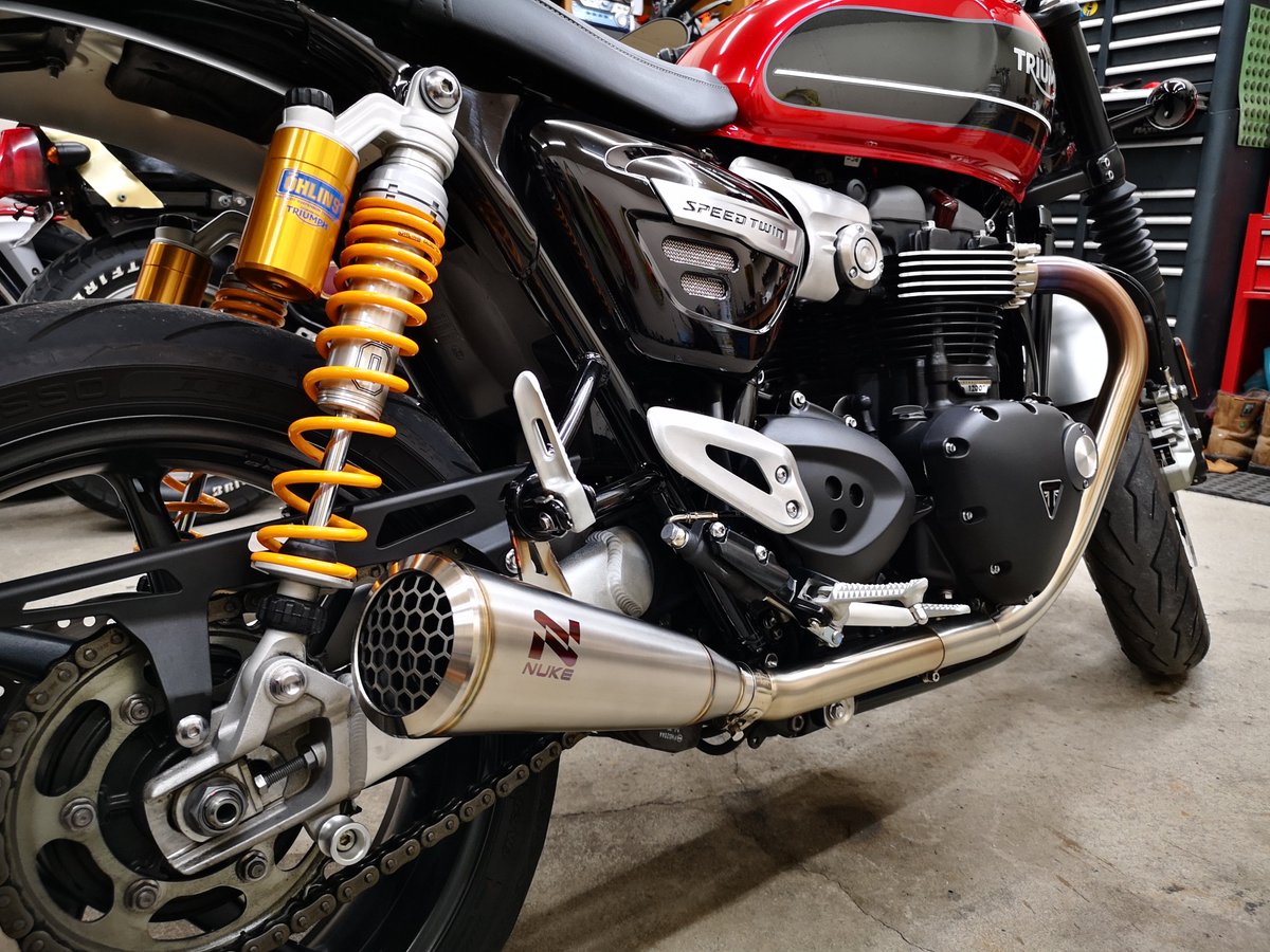wolvessoulz's tweet photo. This deserves an...
owo
#Triumph #speedtwin #nuketime https://t.co/p60bSvxVgq