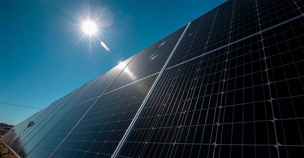 CS Energy has signed an agreement to purchase a portion of the surplus renewable energy produced at the University of Queensland’s 64 megawatt Warwick Solar Farm. ow.ly/d6PG50B46qw #uq #warwicksolarfarm #renewableenergy #solargeneration