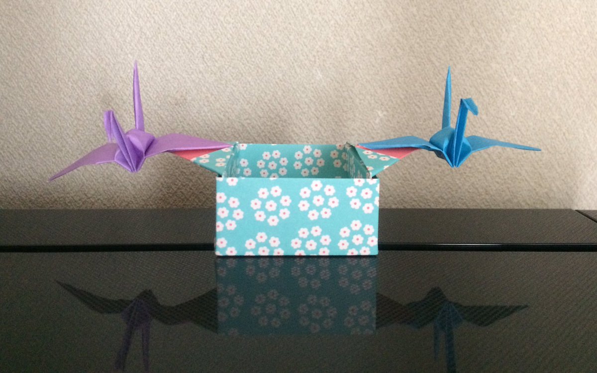 虹色工房 前回に引き続き 月刊おりがみ 9月号より 升に鶴 の升bです 折り鶴 の色を選ぶのが 楽しかった ちょっとした入れ物 としても 使いやすそう 15 両面折り紙 と 7 5 折り紙 使用 折り紙作品 Origami Origami おりがみ 虹色工房 前回に引き続き 月刊おりがみ 9月号より 升に鶴 の升bです 折り鶴 の色を選ぶのが 楽しかった ちょっとした入れ物 としても 使いやすそう 15 両面折り紙 と 7 5 折り紙 使用 折り紙作品 Origami Origami おりがみ