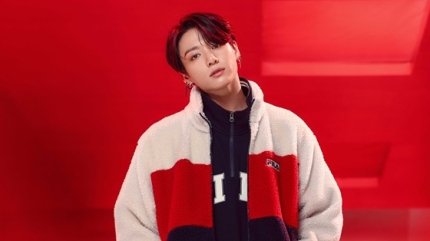 jungkookegypt1_'s tweet photo. 📰Naver||20.08.20||
نشرت وسائل الإعلام الكوريه مقال عن جونغكوك بعنوان :
" جذب جونغكوك حماس المعجبين من خلال صورته التي نُشرت في تعاونه مع Fila والتي تبين جماله وسحرة الذكورى"💘
1⃣https://t.co/euEFFQQLZ7
#HTVHottest BTS @BTS_twt
#JUNGKOOK #정국 https://t.co/llCcIbtOi7