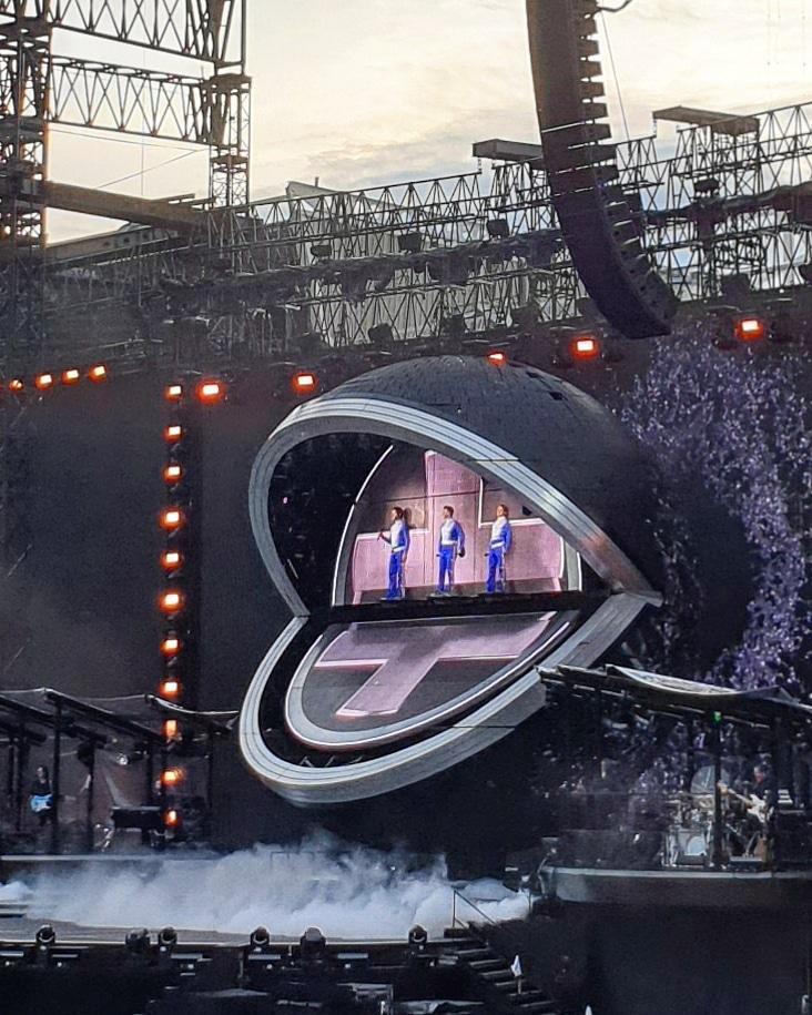 nicedemus's tweet photo. @takethat https://t.co/IdIQTjWmK5