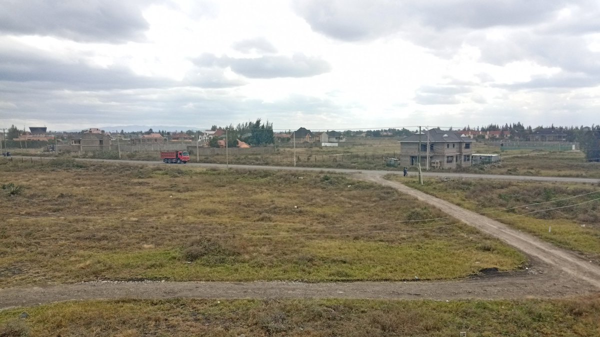 mathew_MN__'s tweet photo. Get to know more about our Syokimau plots located in a ready to buy and build neighborhood,near Viraj Academy only 30mins drive from the CBD.
Call us on 0720555111 for more info.
@ndataniplots_Ke
https://t.co/KiMaklARqb
#JichoPevuChina #DisYoBody #ThursdayMotivation https://t.co/tHML92tnm6