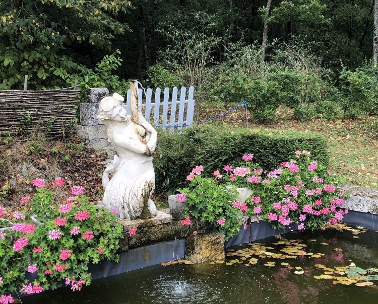 CottenSophie's tweet photo. Jardin du Bouquet à #Sorges #jeudiphoto https://t.co/y3FZ92nm8p