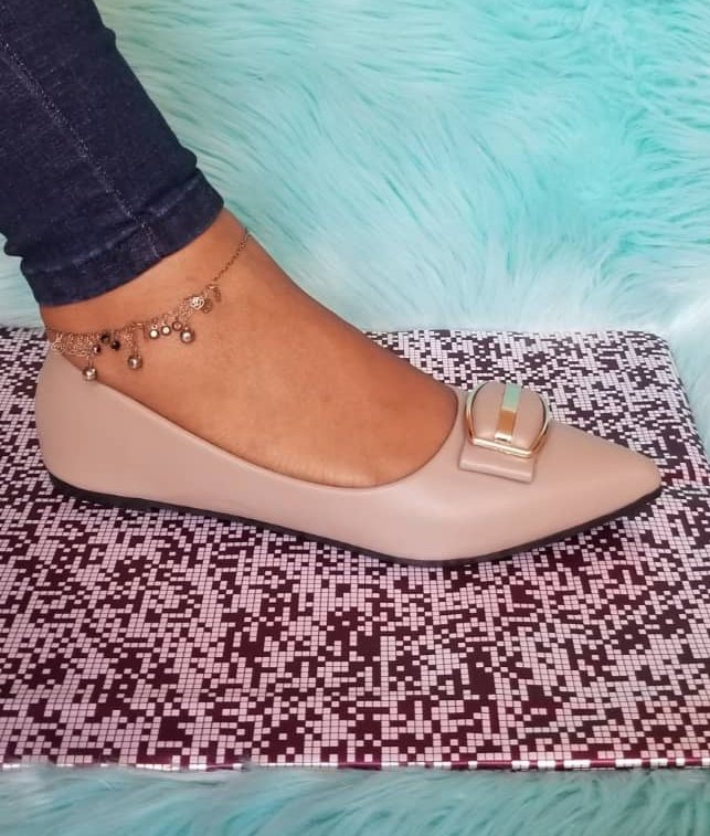 ShoesHubUganda's tweet photo. #shoesaddict #shoeslovers #shoesforsale #shoestyle 
Call Or WhatsApp 0753844635
We have Free delivery with in Kampala for more than 2 pairs.
.
.
#kampala #eastafrica  #instauganda  #uganda #shoesuganda #ShoesHubUganda #ugandafashion #ugandanews #YagalizzaMunno https://t.co/ir2vnM1ycJ