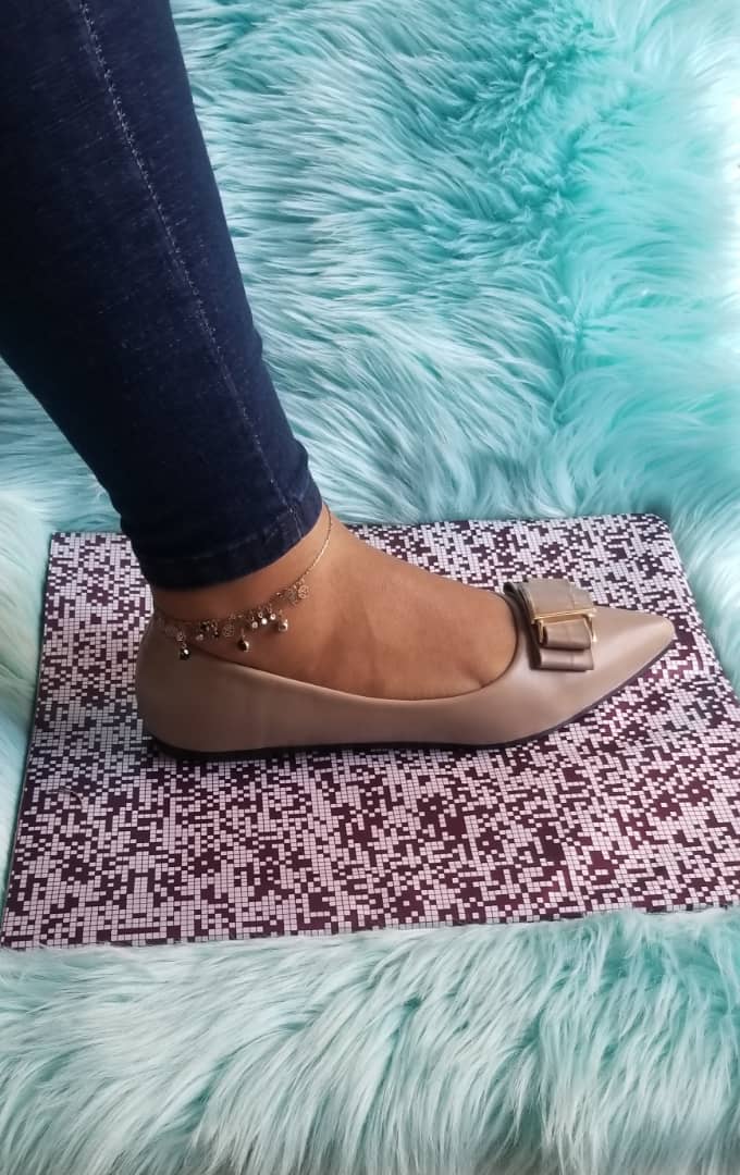 ShoesHubUganda's tweet photo. #shoesaddict #shoeslovers #shoesforsale #shoestyle 
Call Or WhatsApp 0753844635
We have Free delivery with in Kampala for more than 2 pairs.
.
.
#kampala #eastafrica  #instauganda  #uganda #shoesuganda #ShoesHubUganda #ugandafashion #ugandanews #YagalizzaMunno https://t.co/bEdLkjlx8u