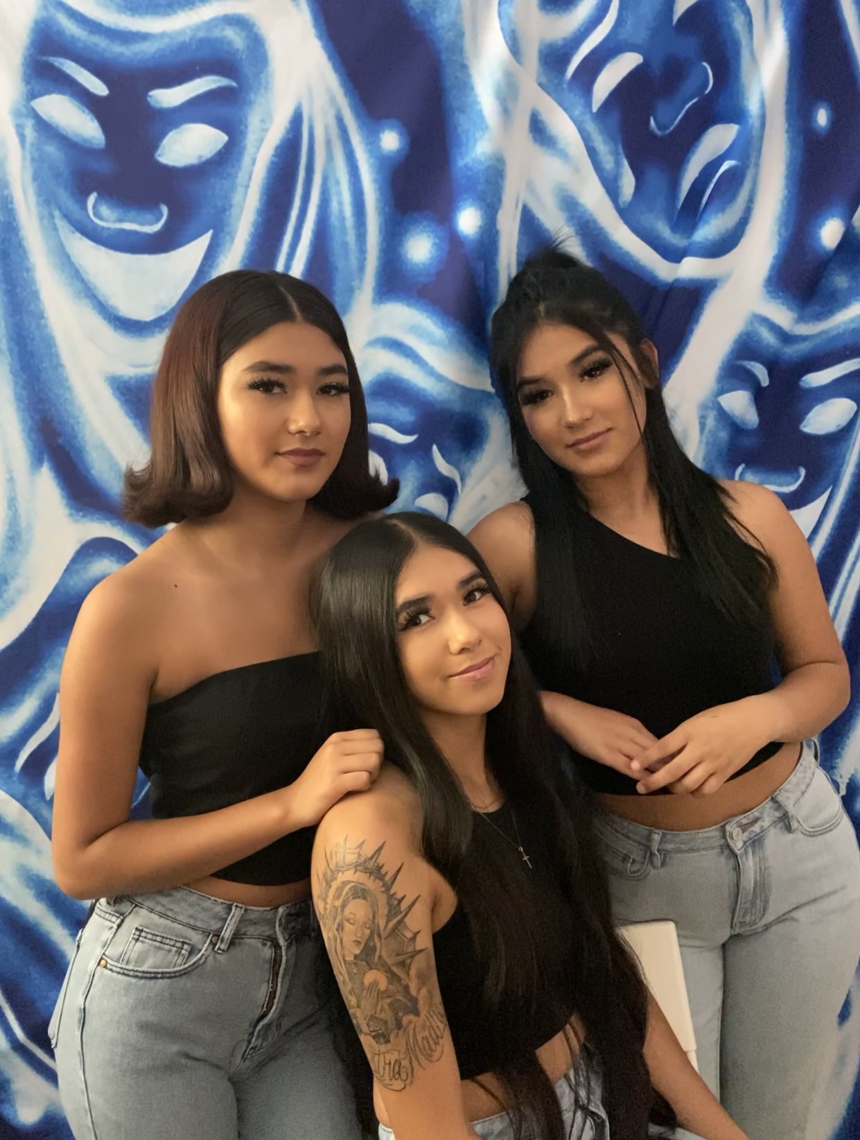 Emily Benitez on Twitter: "they my sisters or whatever😏 https://t.co