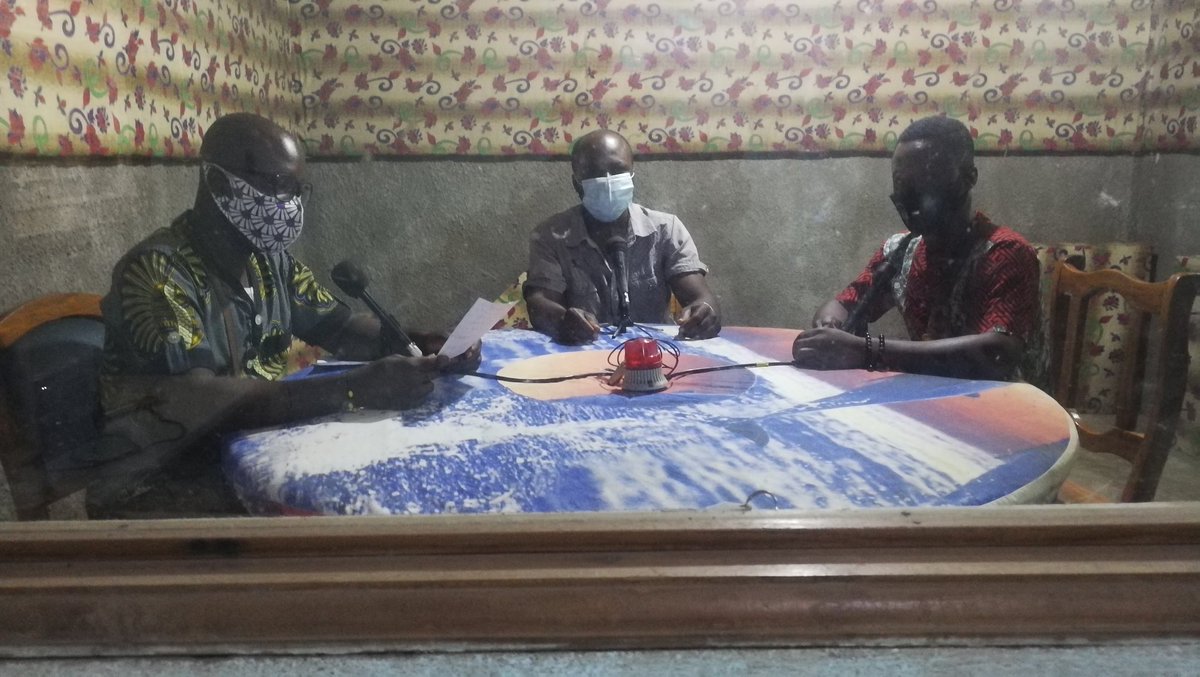 ojedd_global's tweet photo. Émission radio hier à la radio rurale Novissi de #Notse avec la participation de notre DE @kevinossah et du président du conseil préfectoral de la #jeunesse sur le thème : #engagement des jeunes pour le développement de la préfecture de #Haho. #covid19 #JIJ2020Togo #IYD2020 #UN75 https://t.co/GZKJOiyfsF