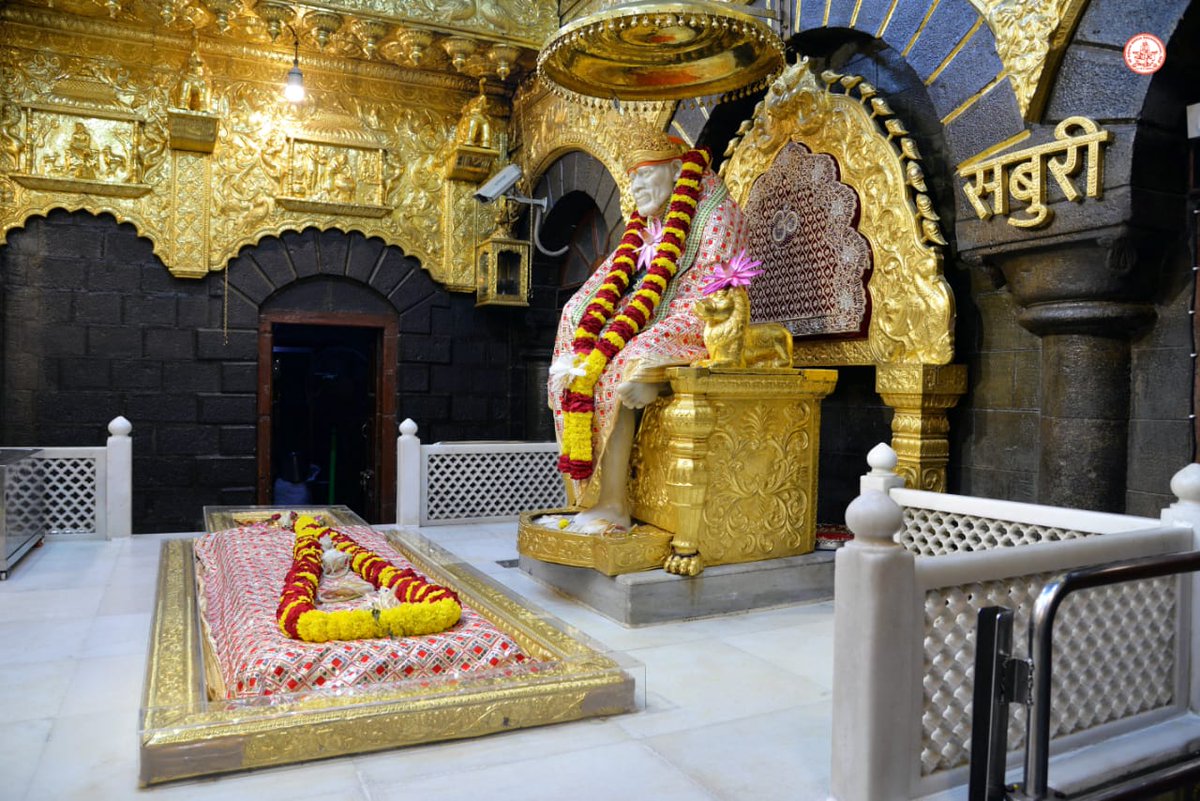 SSSTShirdi's tweet photo. *श्री साईबाबा संस्थान विश्वस्तव्यवस्था,शिर्डी*
     *गुरूवार दि.२० ऑगस्ट २०२०*
      *🌹शिर्डी माझे पंढरपूर आरती 🌹* https://t.co/NpE7jE72Vr