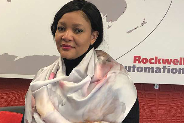SAfmRadio's tweet photo. Well, now that we’re in the middle of a pandemic what does the future of work look like for most African professionals, especially women? Speakers at the Future of Work Virtual conference taking place today Ms Kavitha Prag &amp; Ms Canninah Mapena are on #SAfmSoundAwake for insights https://t.co/hka745N55T
