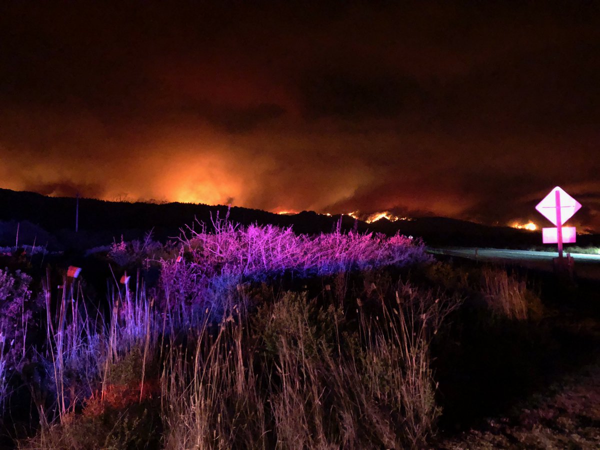 SMCSheriff's tweet photo. 🔥We are working as quickly as we can w/ @CALFIRECZU w/ limited resources. Our desires are to protect as much as we can w/ lives being the most important.
For fire updates: https://t.co/P4ruSigfX1 or https://t.co/EMOQ8UkFEm
A news release from Cal Fire should be coming shortly. https://t.co/RHIgIXqZiF