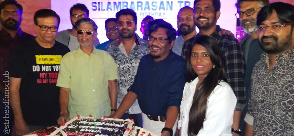 manmadhanfavour's tweet photo. நன்றி @sureshkamatchi அண்ணா 💟💞

இன்று மட்டுமல்ல இறுதி வரை உங்களுடன் இனைந்து இருப்போம்...

#Maanaadu படம் மிகப்பெரிய அளவில் வெற்றி பெற வாழ்த்துக்கள் அண்ணா 😘🙏

#STR #Simbu #SilambarasanTR 

#ThanksToAllMySTRFans 
@vp_offl @thisisysr https://t.co/chr9hW0ztW