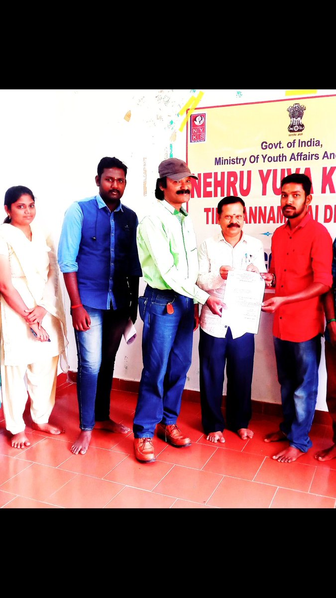 IngarsalA's tweet photo. NYKS-MOYA&amp;S-GOI💙NYKS Newly Affiliated YOUTH CLUB CERTIFICATE Distributed to YOUTH CLUB LEADER by Mr.RAMACHANDIRAN , SOCIAL WORKER CUM POLITICAL LEADER , THIRUVANNAMALAI in The Presence Of A.INGARSAL , DYC ,  along With NYVs / VOLUNTEERs , NYKS , THIRUVANNAMALAI Dist,Tamil Nadu🙏 https://t.co/uXlpe6g0vb