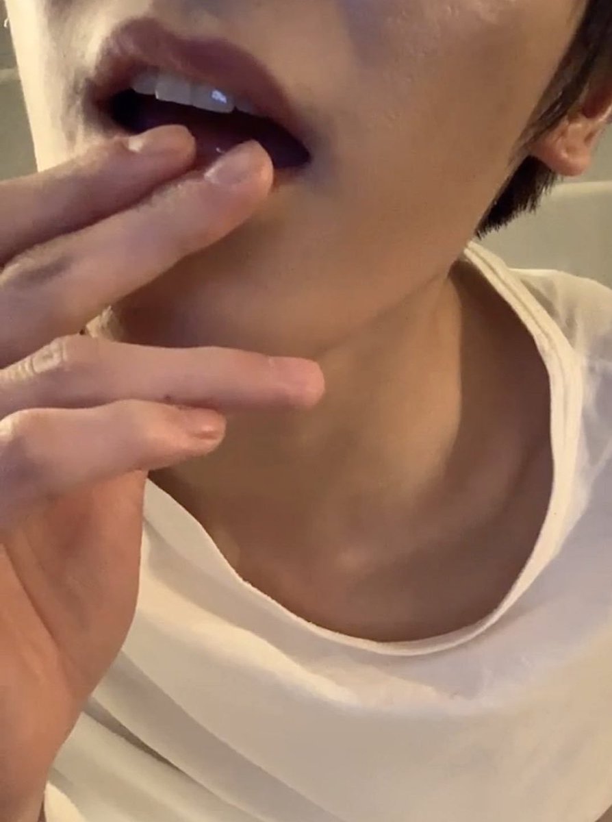 ksoosdaddy's tweet photo. I’m bringing Camboy Taeyong back into your lives because I think we all need it. https://t.co/7EQzdHKkaF