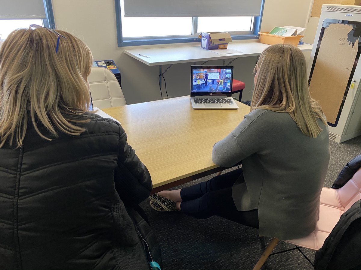 ComleroyRoad's tweet photo. Comleroy Road PS and Grose View PS ES1 teachers working together to improve practice and enhance student learning.  An alternative for face to face lesson observations across schools. @KristenBarglik @Alyce42639197 @Kerri_Brickley https://t.co/Q4ng086eG0