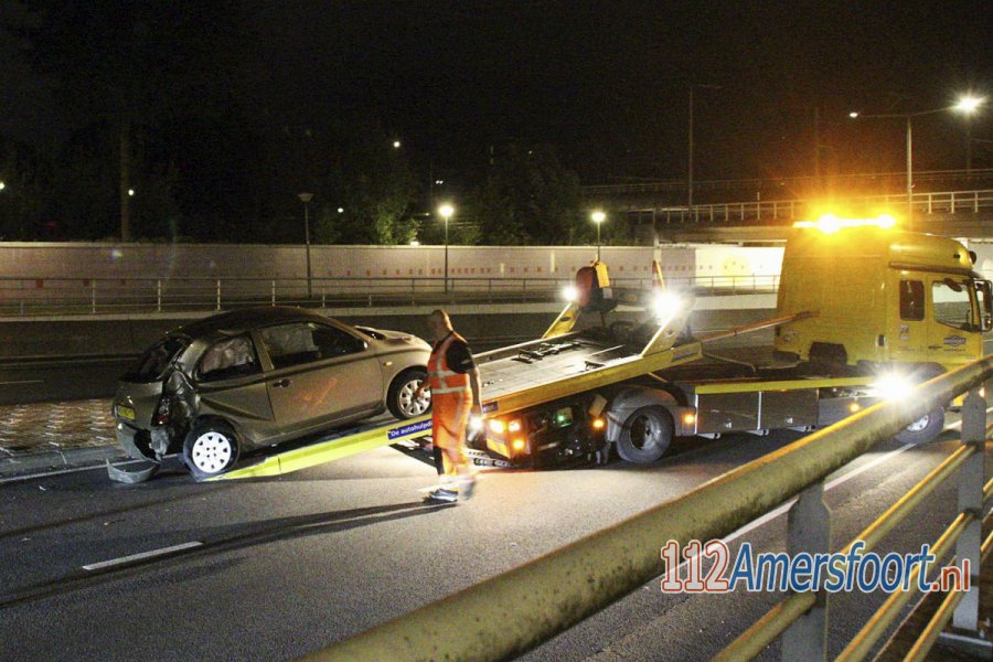 Flinke schade na botsing met lantaarnpaal op de Ringweg Koppel in #Amersfoort. 112Amersfoort.
