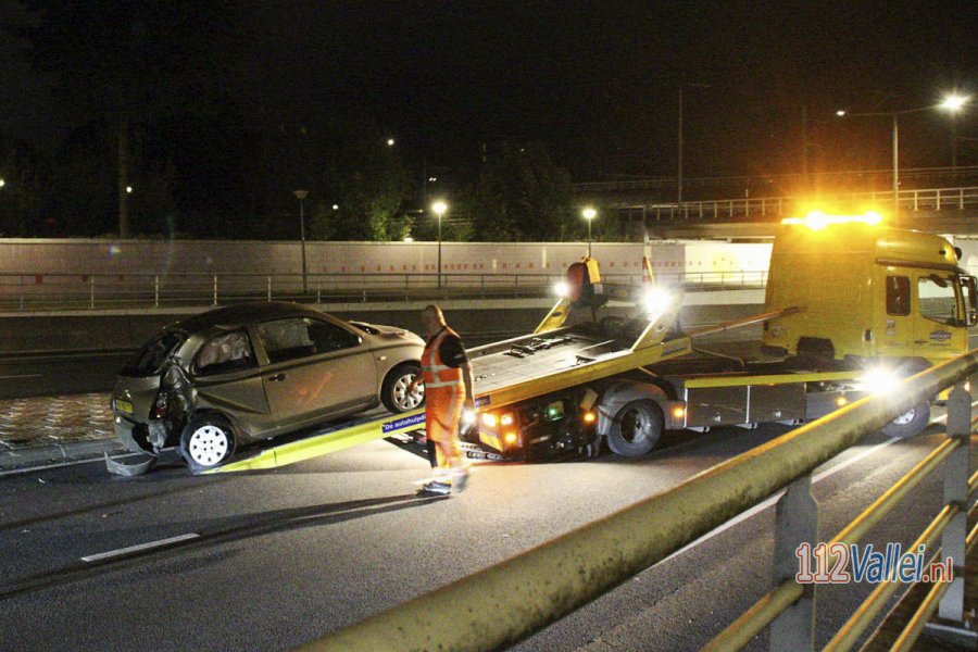 Flinke schade na botsing met lantaarnpaal op de Ringweg Koppel in #Amersfoort. 112Vallei.