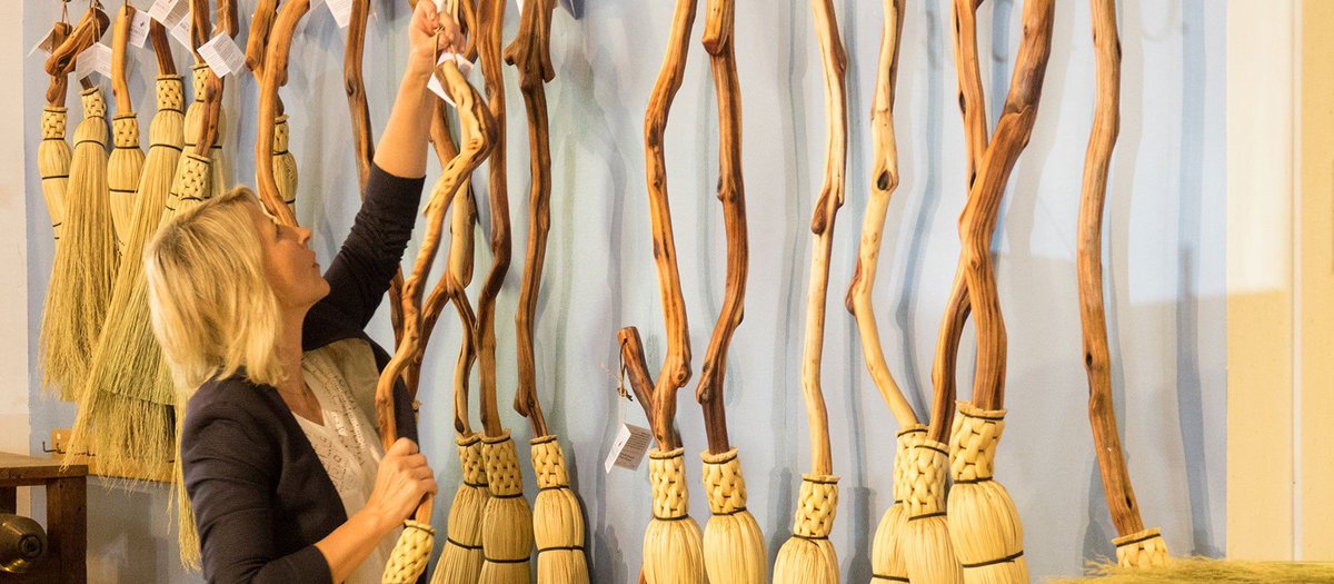 SamanthaBrown's tweet photo. The Importance of Shopping Small Right Now  https://t.co/00Lq7leupP #shopsmall https://t.co/pVxxds8m0M