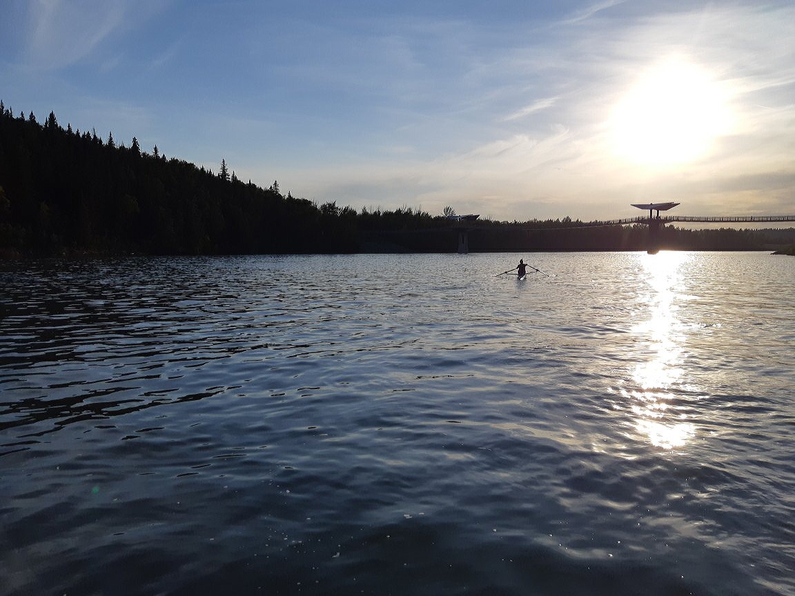 EdmontonRowing's tweet photo. Peace out #yeg, sleep well #goodnight #erc #eveningrowing #northsaskatchewanriver 📸credit: @wmartind https://t.co/q8nBG5MSHV