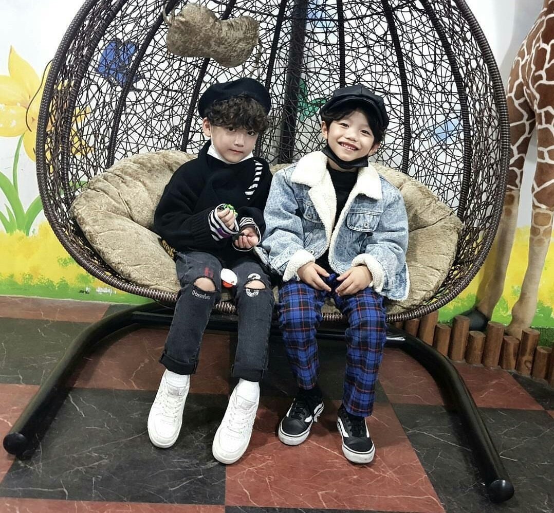 _mingust_'s tweet image. - Mi príncipe hizo un muy buen amigo
   desde hace semanas, ahora quiere
       que todos los fines de semana
      se vean 😥 y tendré que hacer el
                   esfuerzo para eso -