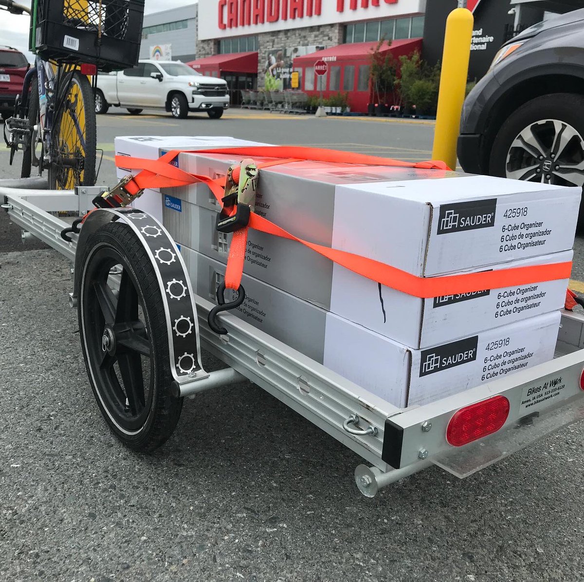ERBoudreau's tweet photo. Petite commande de trois bibliothèques au @CanadianTire et encore de la place! Suivre la page Facebook « Guidon en région » pour suivre la démarche d’être un an sans voiture en #Abitibi #guidonenregion #velo #transport https://t.co/S5UWrcgtwe