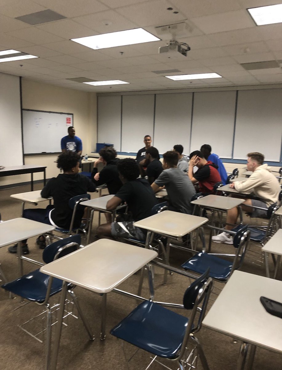 loveimoben's tweet photo. @BallerMomTexas @CoachColeman23 @AssaultSouthern @baslaughter2 @MacadoryNathan @ballerdadtx We were also fortunate to find a group of coaches who understand that they have to teach the game @Texasimpact413 https://t.co/v0gjKbzrY4