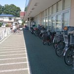 あれ？白線の意味は？w設計者が意図しない駐輪場の利用の図!