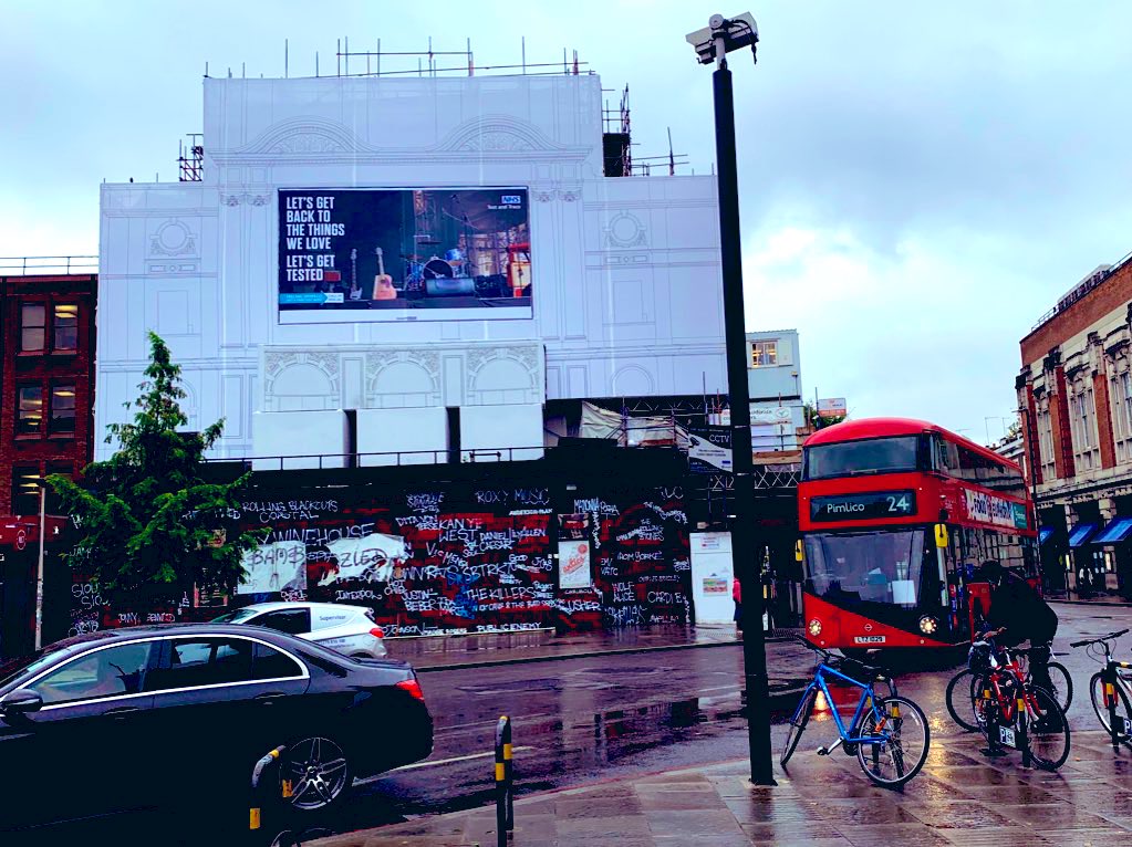 First OOH site tour and media lunch in town since ‘lock-down’ and what’s felt like ages! It rained naturally, but despite that Camden was absolutely buzzing. And the banner looked great against the backdrop of closed Koko too! Thanks <a href="/blowUPmediaUK/">blowUP media UK</a> 💓