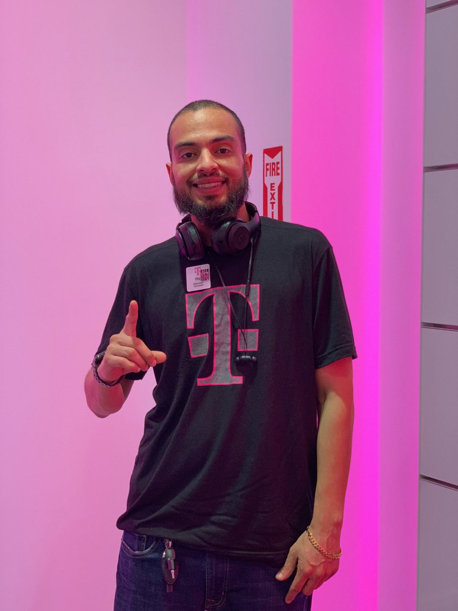 PB_Diamond's tweet photo. @MikeSievert @TMobile #WC2020 #lookingforthe3Peat #westisbest 3/12 years with this company Back2Back #Winnercircle #PRVegas #ThreeStr8Top500MobileExpert https://t.co/gtggvIQe8d