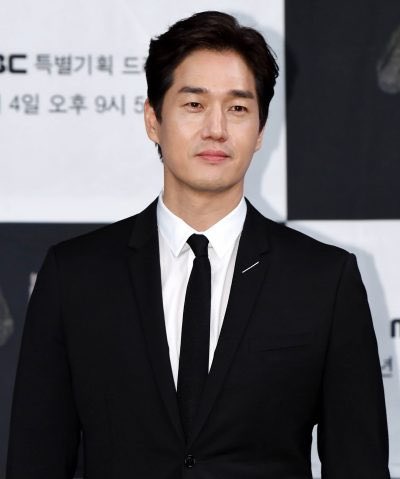 Kdramastars1's tweet photo. #YooJiTae سيلعب دور البطولة في دراما #MoneyHeist النسخة الكورية على Netflix
الدراما من إنتاج BH Entertainment ومن إخراج مخرج دراما #Voive
#kdramastars1_MoneyHeist https://t.co/hAGXc0ImYn