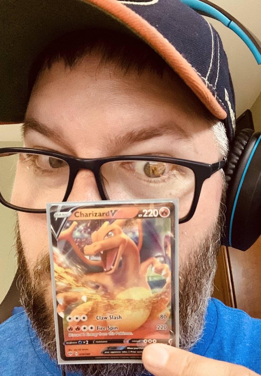 Dadizard's tweet image. FINALLY GOT ONE!!!! #zardluck #charizardV #darknessAblaze 😎🔥❤️