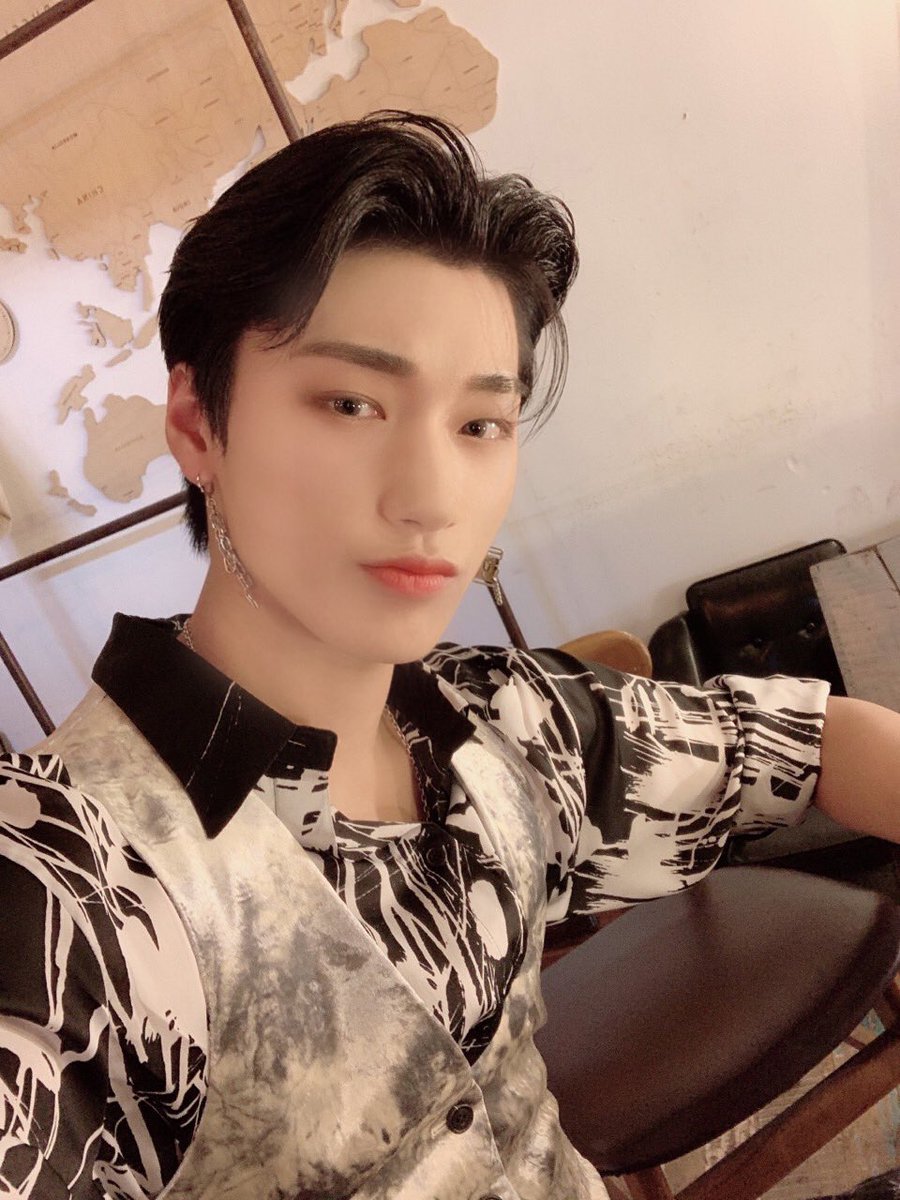 ATEEZofficial's tweet image. [#산] 다들 하루는 잘 보내고 계시나요?❤️
#ATEEZ #에이티즈