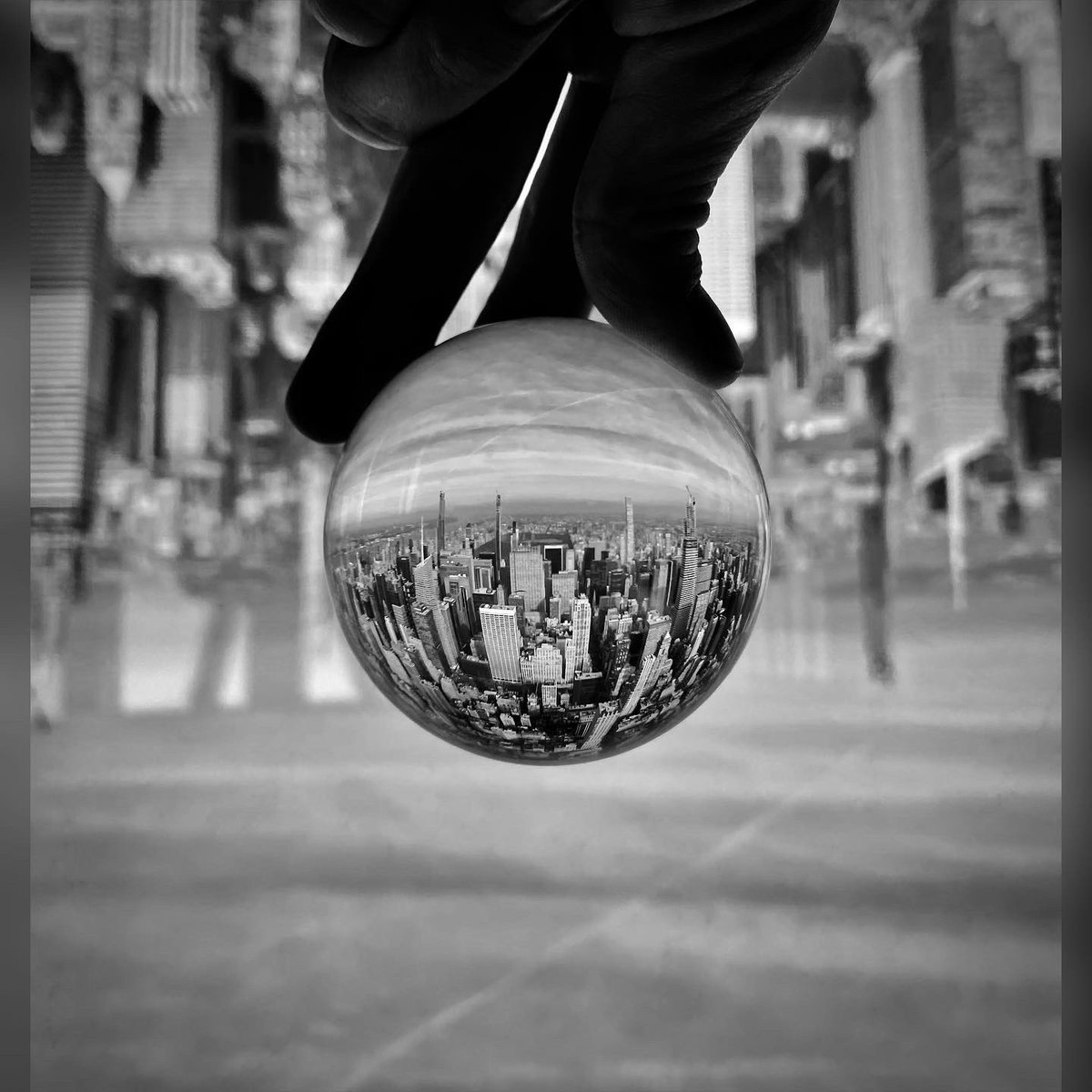 chasehanahan's tweet photo. Come take a look through my perspective! #NewYork 
PC : @chasehanahan https://t.co/6qwuOI6umG